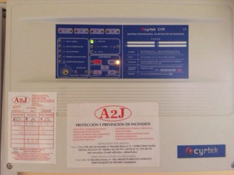 Como actuar en caso de falsa alarma: Verificar que la alarma no se ha producido por un incendio real
